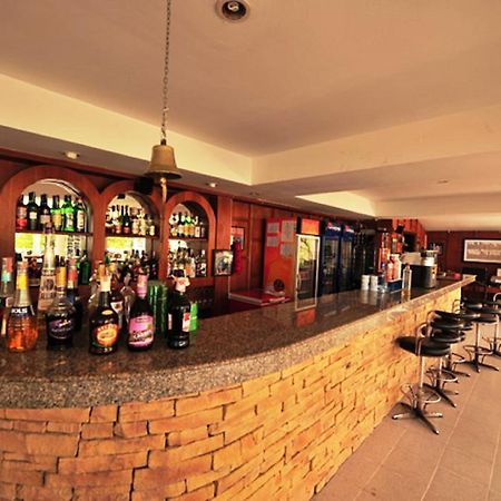 Karon Cliff Contemporary Boutique Bungalows Hotel Ресторант снимка