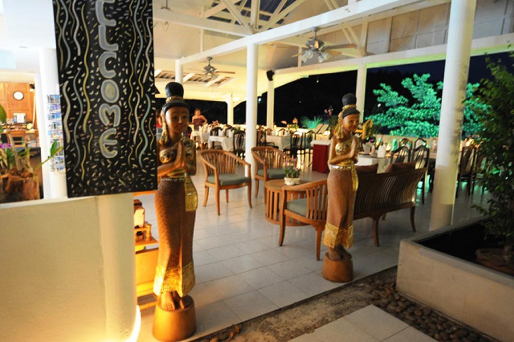 Karon Cliff Contemporary Boutique Bungalows Hotel Ресторант снимка