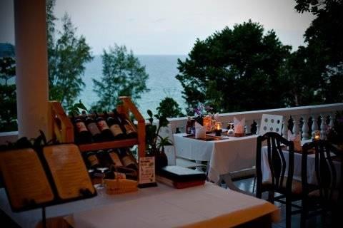 Karon Cliff Contemporary Boutique Bungalows Hotel Ресторант снимка